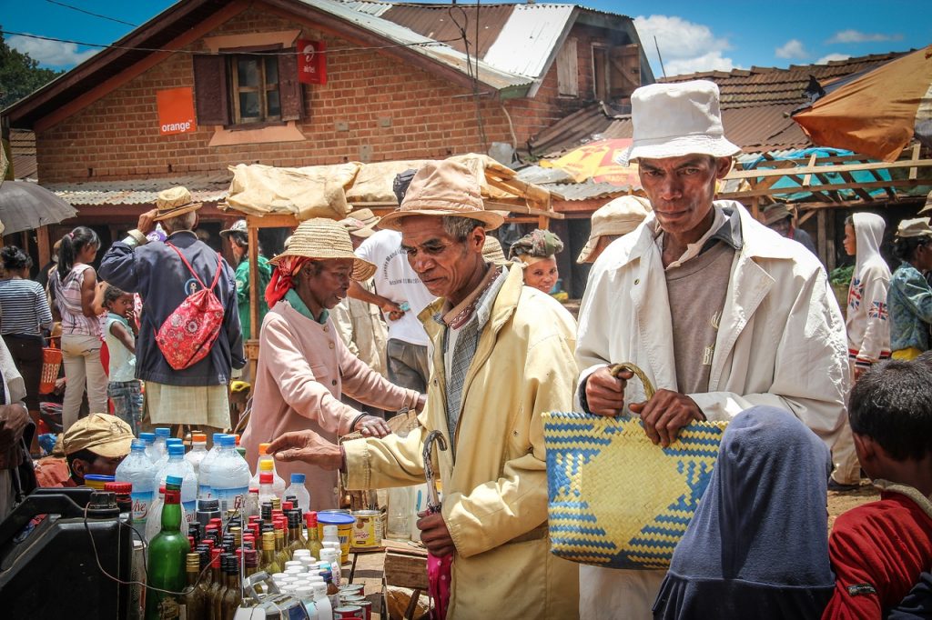 Street market, Madagascar, Countries for Kids, CASE OF ADVENTURE