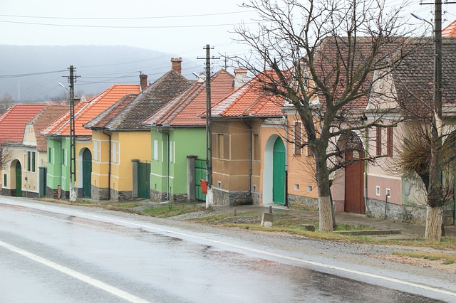 Romanian houses - Countries for Kids - CASE OF ADVENTURE .com