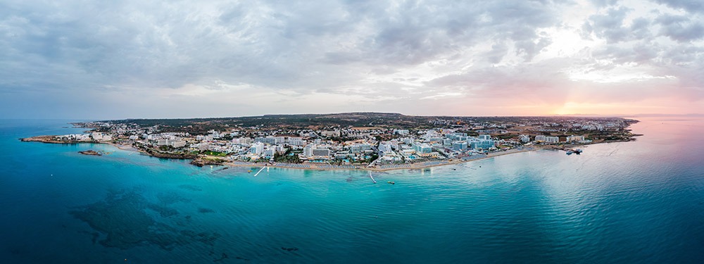 Case of Adventure .com